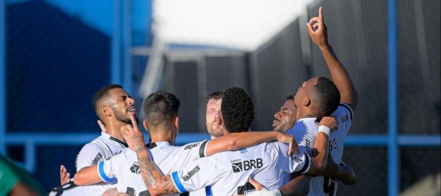 Capital vence e mantém liderança em grupo da Série D